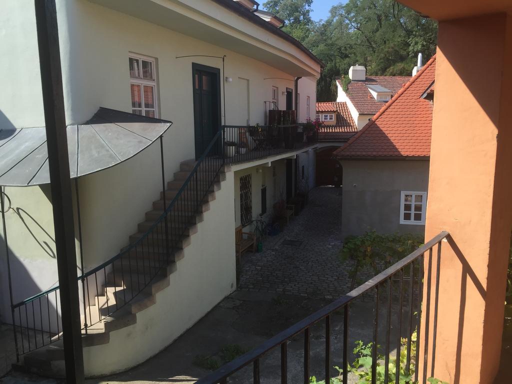 Apartments At The Golden Plough Prague Room photo