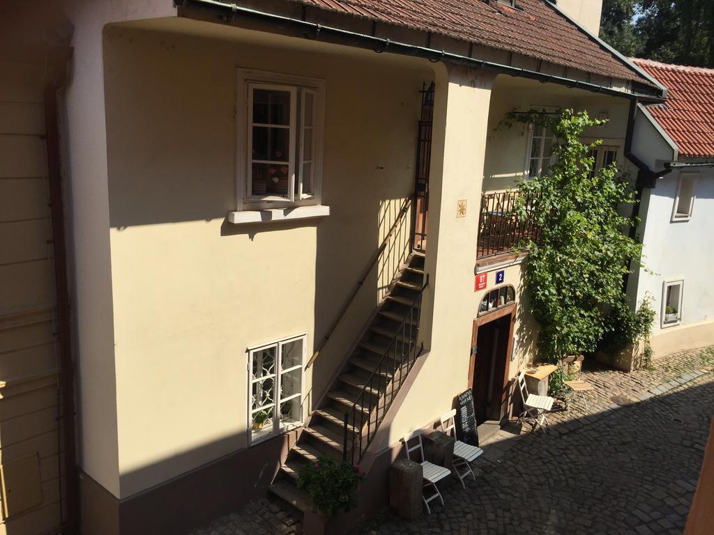 Apartments At The Golden Plough Prague Exterior photo