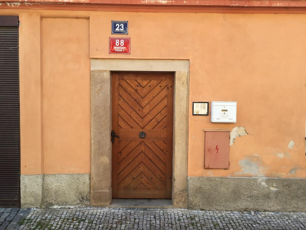 Apartments At The Golden Plough Prague Exterior photo
