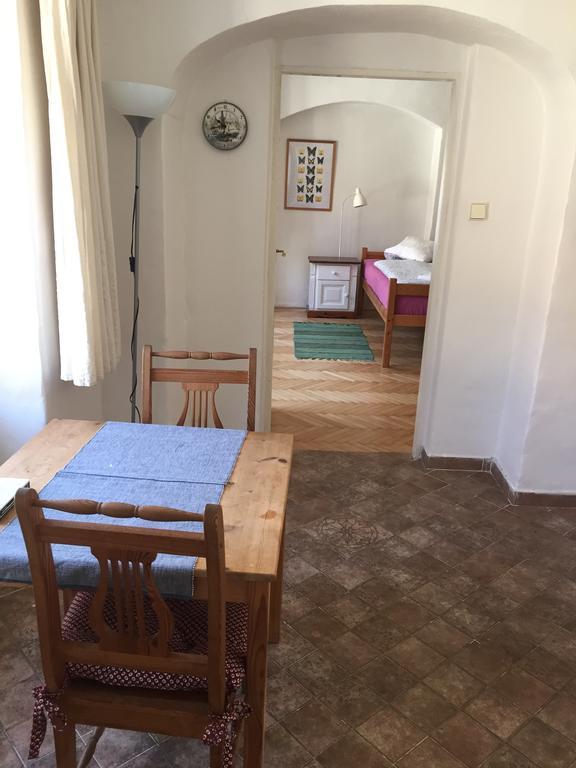 Apartments At The Golden Plough Prague Room photo