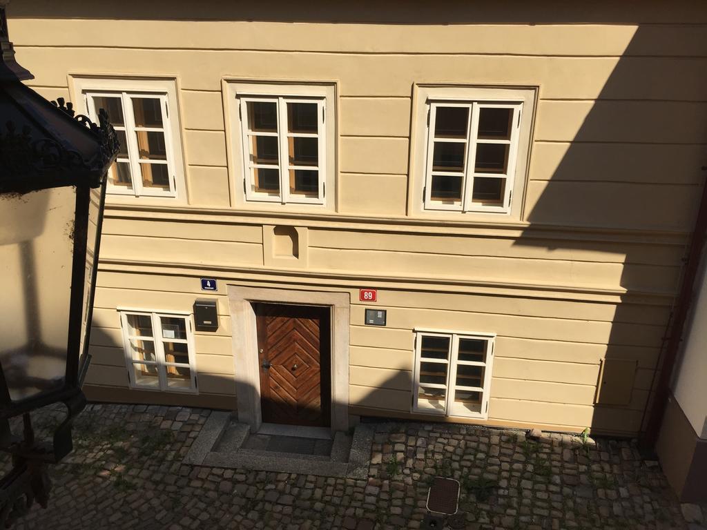 Apartments At The Golden Plough Prague Exterior photo